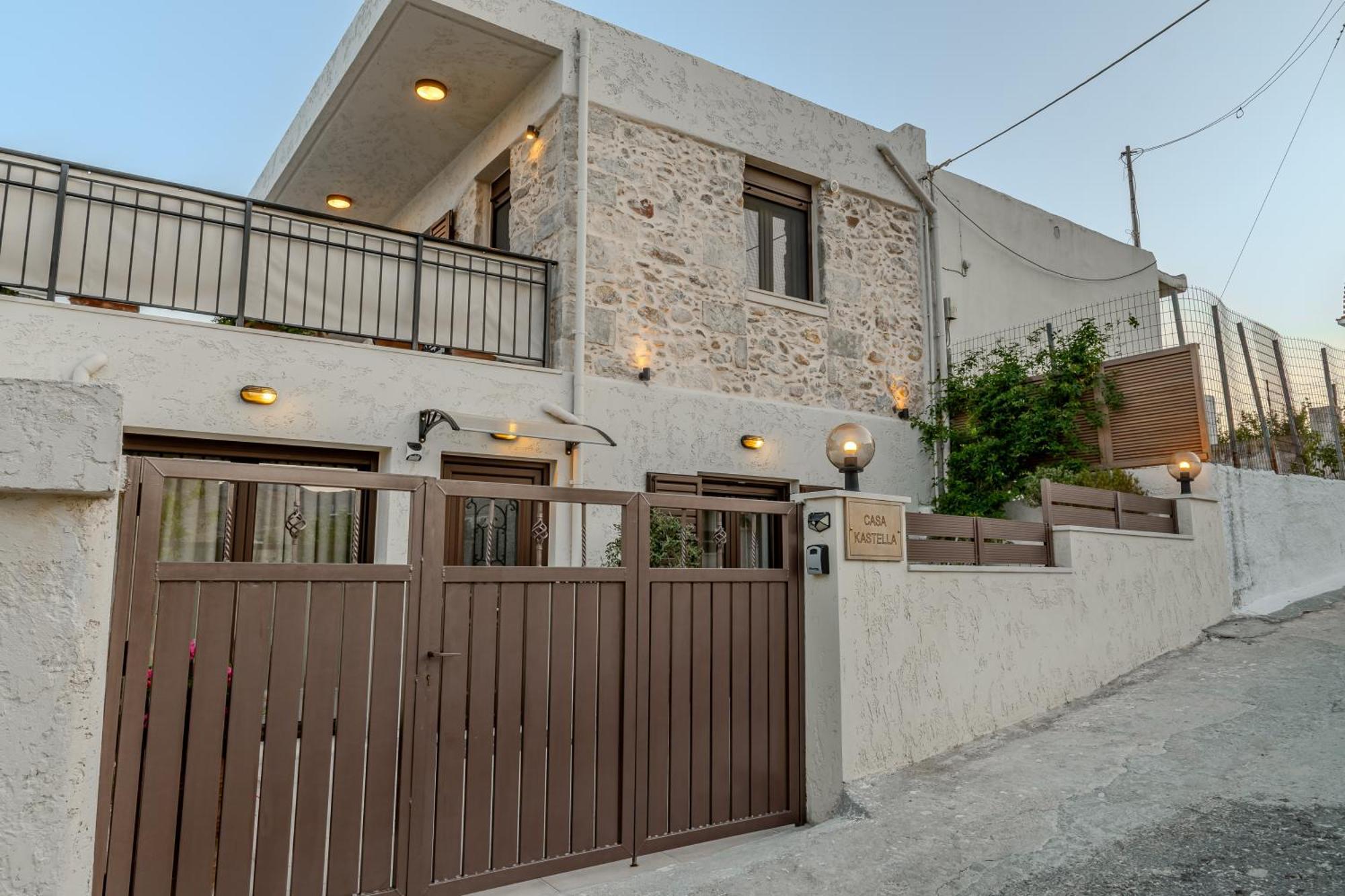 הוילה Angouselianá Casa Kastella, Private Jacuzzi & Bbq Facilities! מראה חיצוני תמונה
